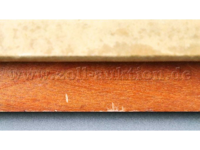 Beschädigung Rahmen Rückseite unten mittig