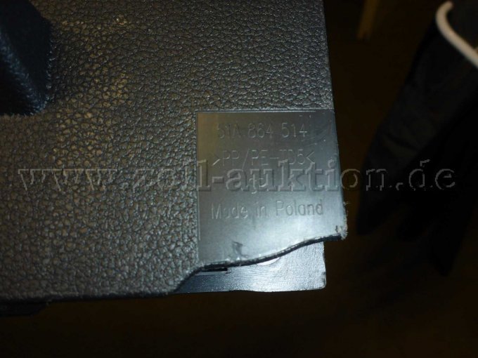 1 Kofferbakbodemafdekking, midden achter / rolgordijn VW Touran Model II 5T – foto 3 – kavel bij Zoll-Auktion, Karlsruhe