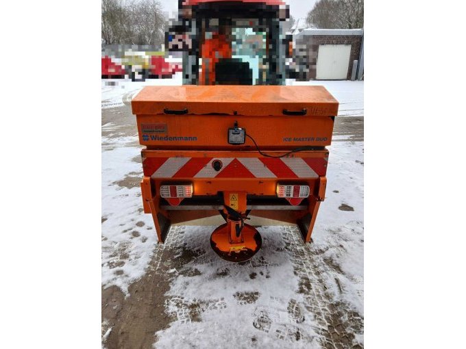 Streuer Heckansicht Streuer Heckansicht