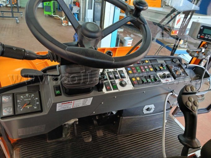 1 Kommunalfahrzeug - Hansa APZ 1003 mit Zubehör – foto 11 – kavel bij Zoll-Auktion, Geretsried