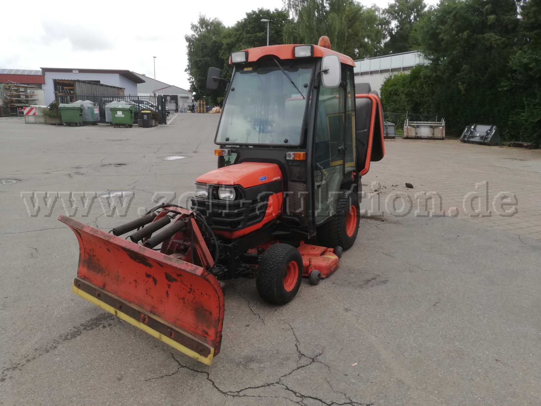 Vorne Links mit Schneepflug