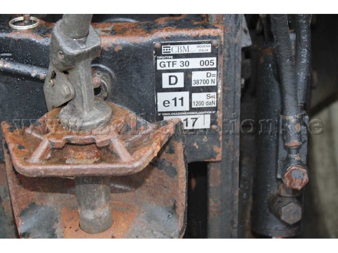 Typenschild vom verstellbaren
Anhängerbock