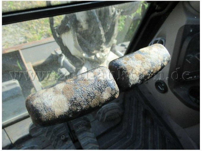 Schimmelansätze Innenraum Steuerknüppel