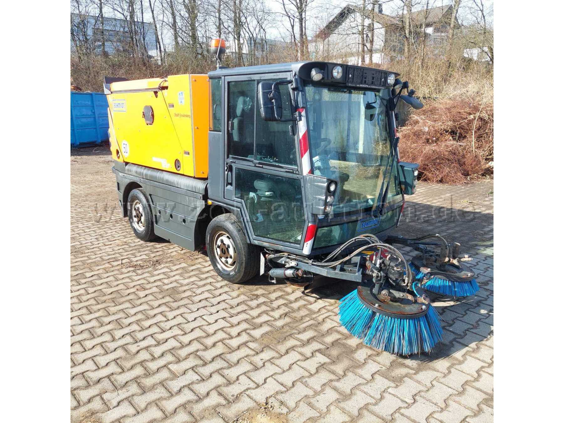 Kehrmaschine komplett Ansicht