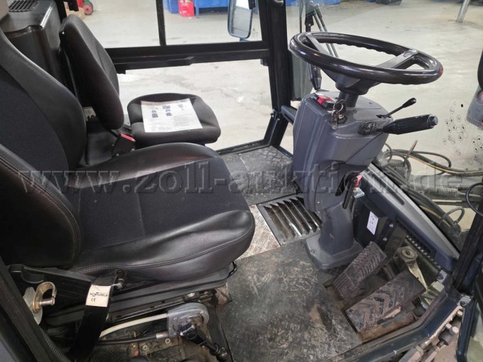 Kompaktkehrmaschine Schmidt Swingo Compact 200, Fahrersitzplatz Ansicht