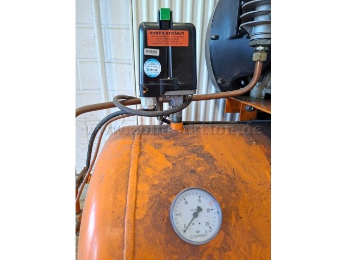 1 compressor, D & L Technik, 350 liter – foto 9 – kavel bij Zoll-Auktion, Holzminden
