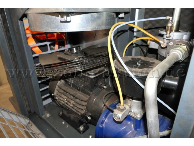 Detailaufnahme 4 der Innenansicht aus Sicht der geöffneten Klappe