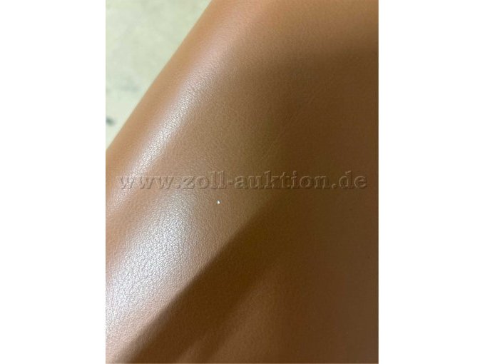 kleiner weißer Fleck auf der Sitzfläche