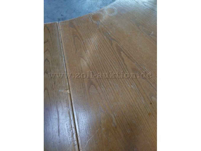 Wasserflecken auf der Tischplatte