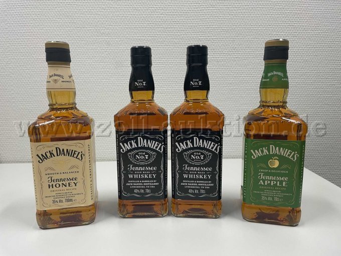 4 Flaschen von vorne