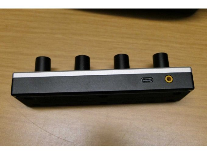 Seitenansicht Engeneering Lab Midi Controller