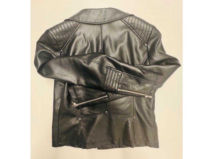 Only Kunstlederjacke Rückenansicht mit Ärmel
