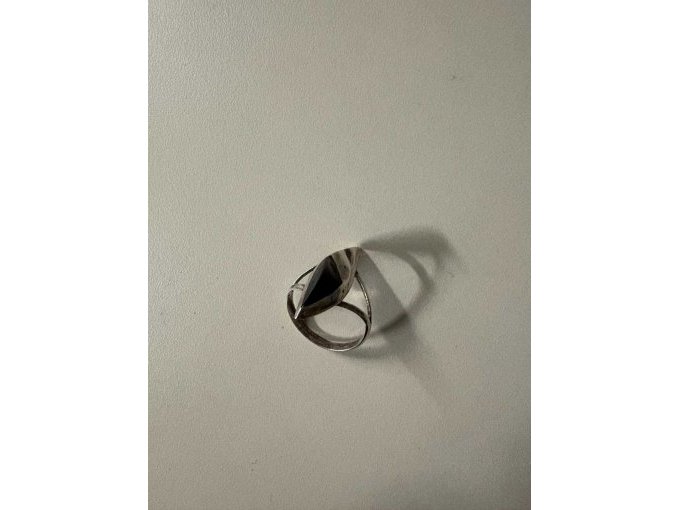 Ring mit schwarzen Stein 900er Silber