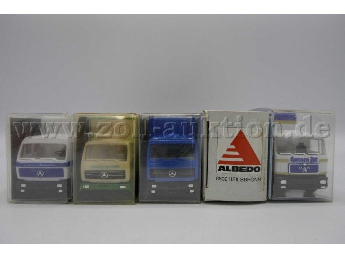 Detailansicht Modelle Teil 2 von links