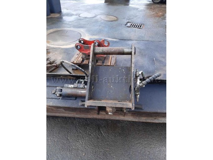 Grabenräumlöffel Aufnahme