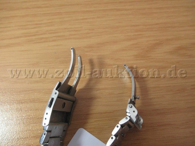 Nahaufnahme defekter Verschluss deLorean