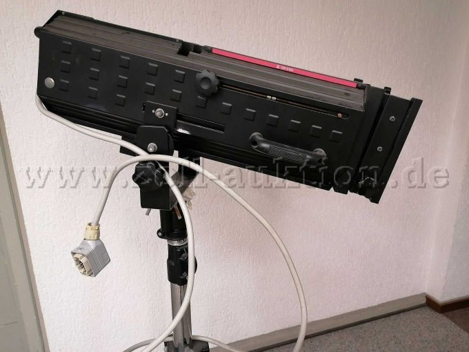 Griven-Spot-Seitenansicht links