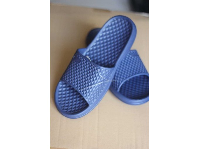 1 partij badslippers in nieuwstaat (2900 paar in verschillende maten) – foto 6 – kavel bij Zoll-Auktion, Suhl