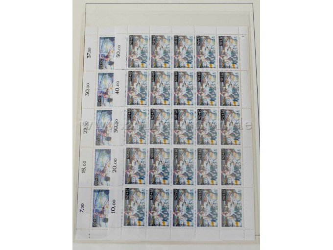 2 Bögen mit jeweils 25 Briefmarken
