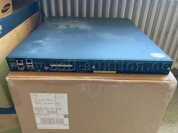 1 set Cisco-netwerkapparatuur (4 switches en 1 WLAN-controller) – foto 4 – kavel bij Zoll-Auktion, Gelsenkirchen