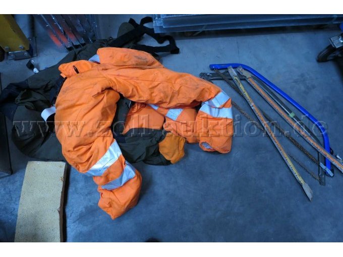 Schnittschutzhosen, Schwamm, Sägen