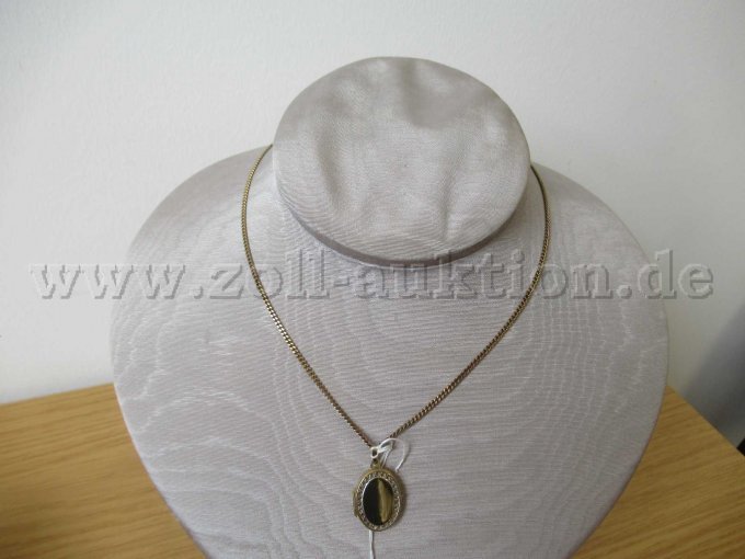 Halskette mit Anhänger Gold