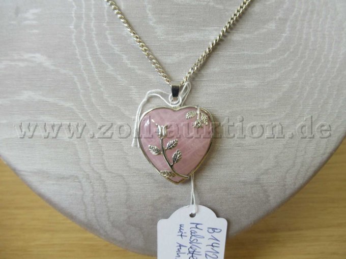 Halskette mit Herzanhänger