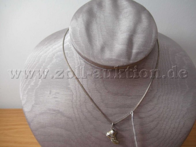 Halskette mit Schuhanhänger