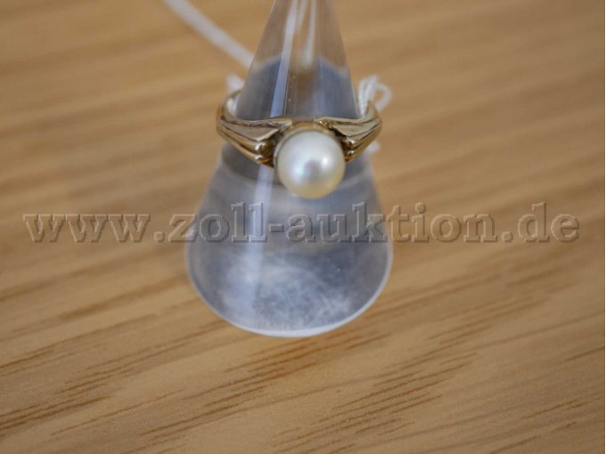 Goldring mit Zuchtperle Frontansicht