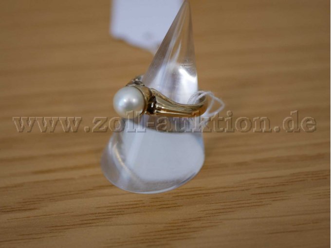Goldring mit Zuchtperle Seitenansicht 2