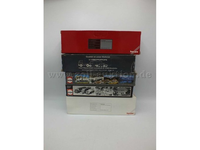 Gesamtansicht der Auktion von hinten