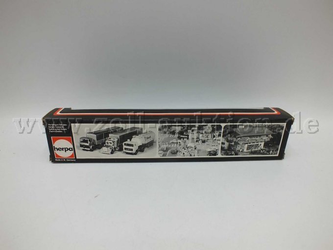 POS 4: Rückseite Magirus Deutz Tankfernlastzug Aral