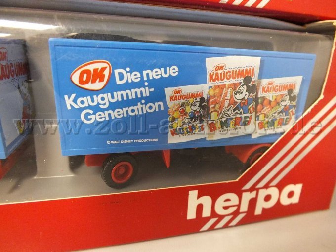 Detailaufnahme Anhänger in OVP