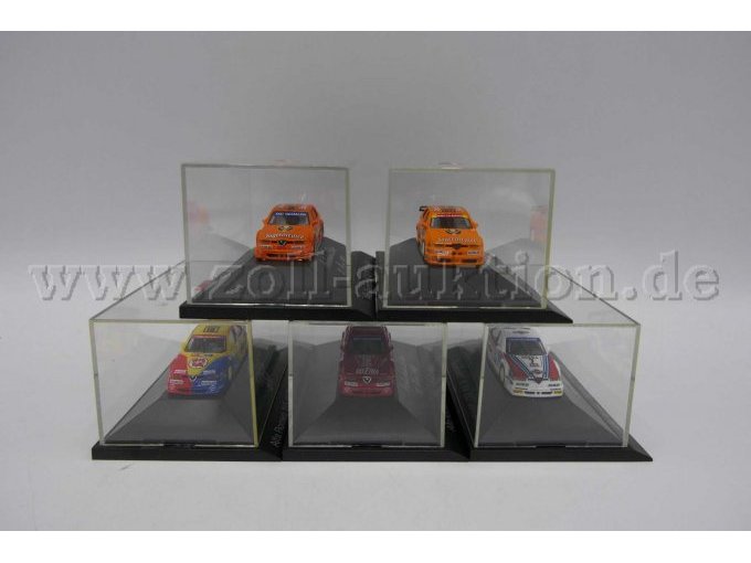 Detailaufnahme aller Modelle von vorne