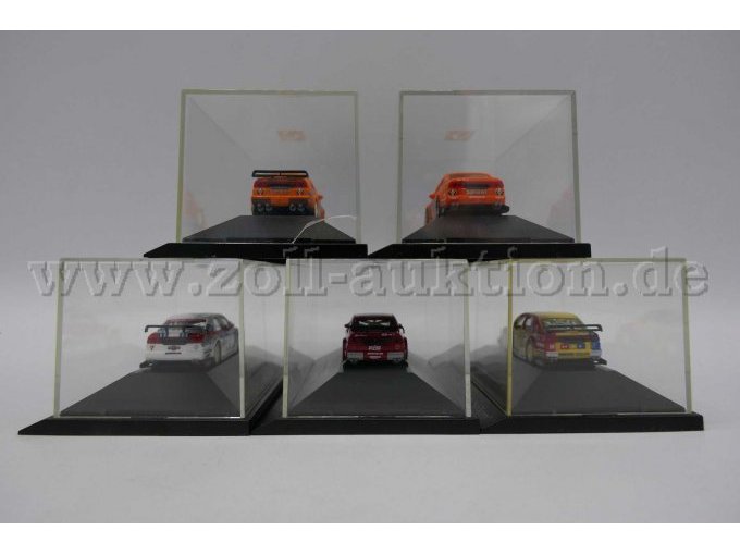 Detailaufnahme aller Modelle von  hinten