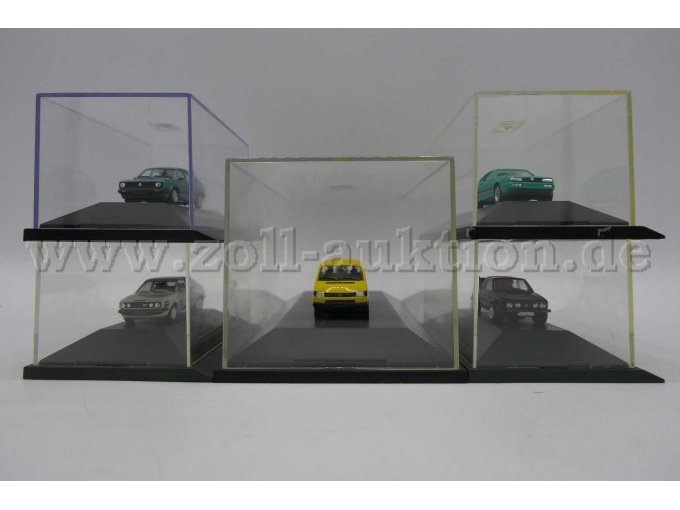 Detailaufnahme aller Modelle von vorne