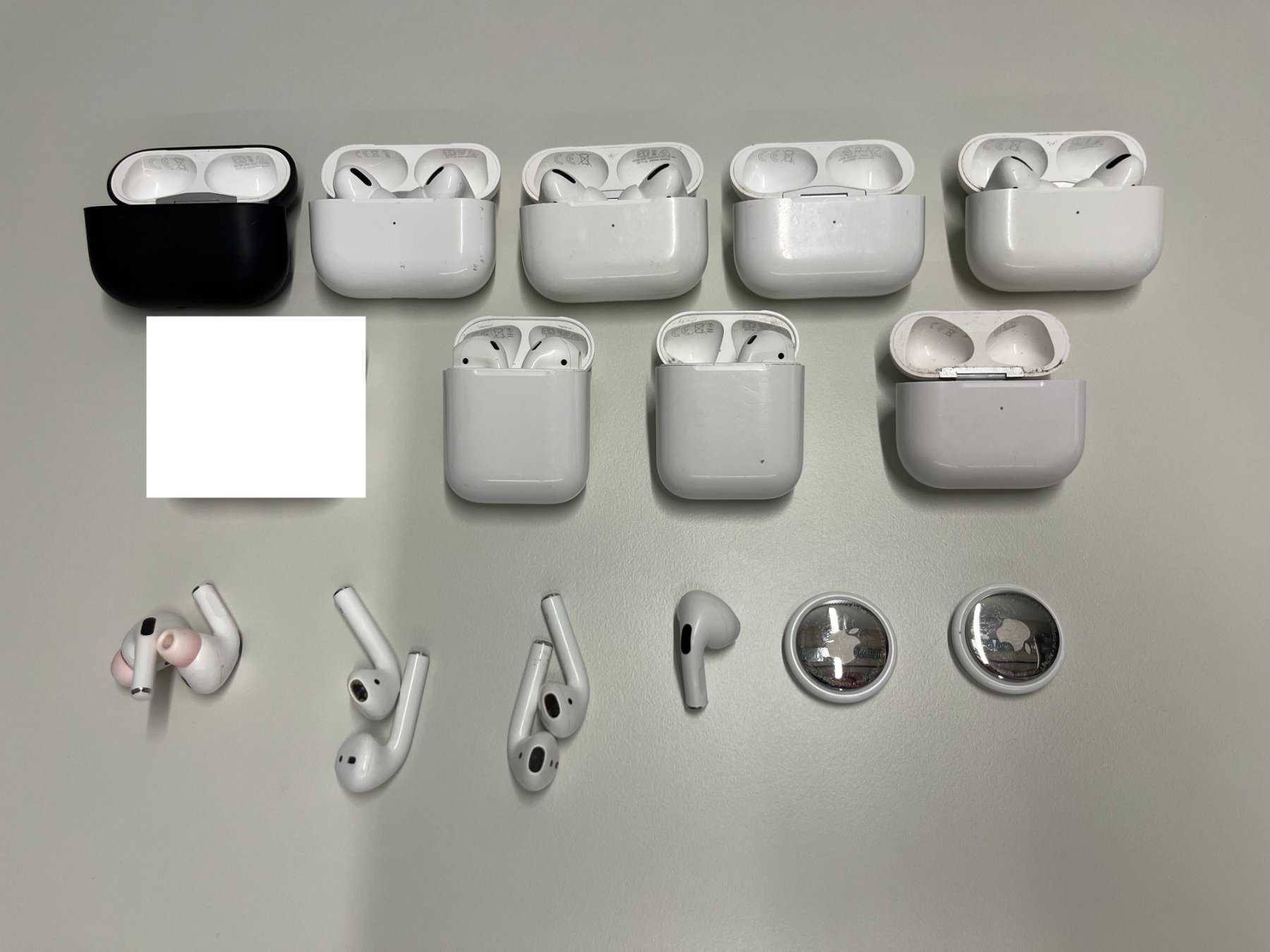 Kopfhörer und Ladecases: Apple
