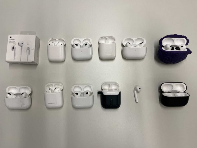 Apple Ladecases und Kopfhörer