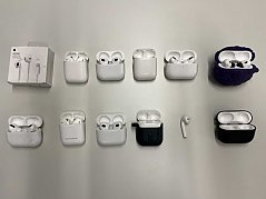 Apple Ladecases und Kopfhörer