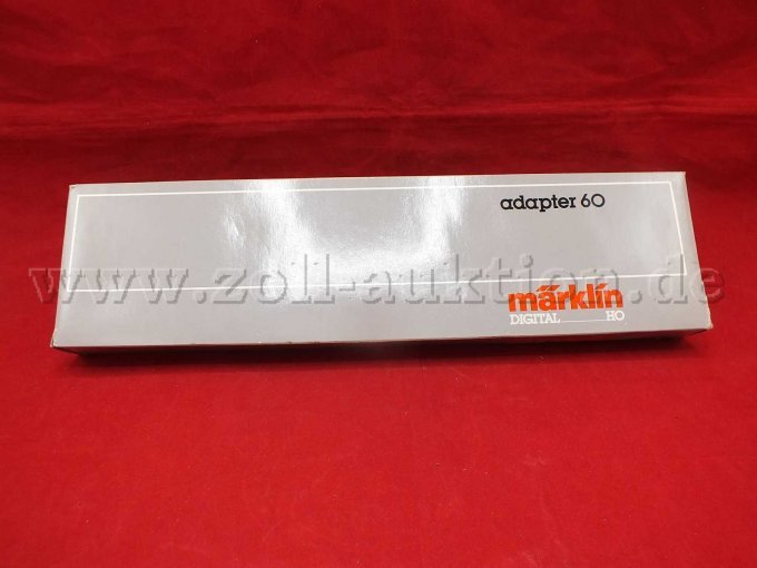 Vorderansicht der Verpackung mit Beschädigung