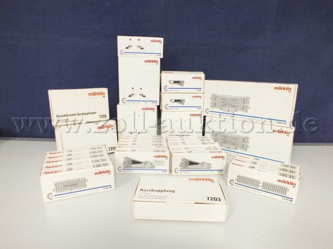 Gesamtansicht des beschriebenen Konvoluts, Zubehörteile Spur H0