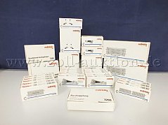 Gesamtansicht des beschriebenen Konvoluts, Zubehörteile Spur H0