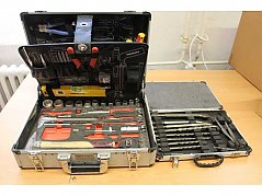 Übersicht Werkzeugkoffer und Bohrer-/Meiselset