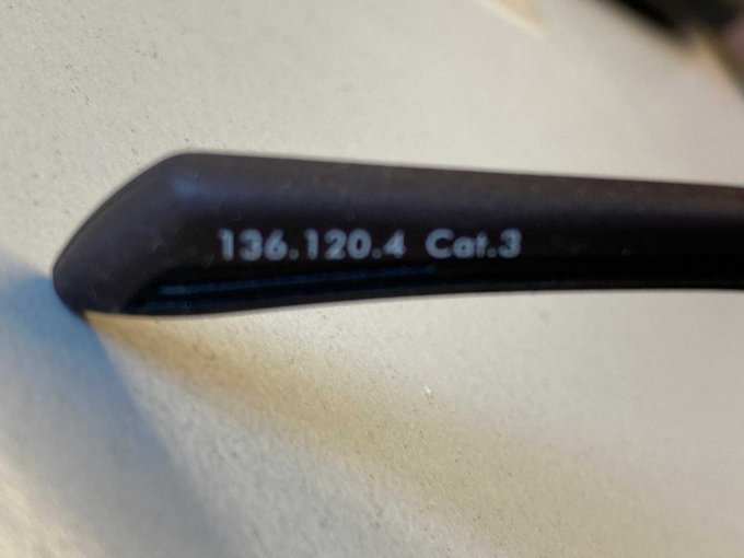 Größenbeschriftung Sonnenbrillenbügel