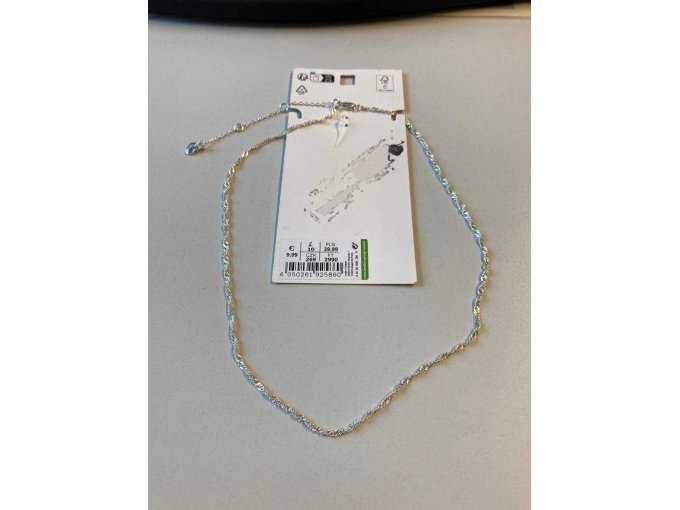 silberfarbene Halskette