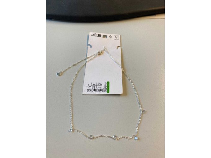 silberfarbene Halskette mit 5 Glassteinen