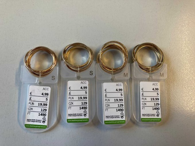 goldfarbene Ringe Rückseite Etikett