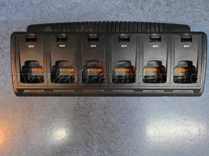 1 Konvolut Motorola NNTN6847A Ladegerät u. NNTN6845A u.46A Ladeeinsätze – foto 2 – kavel bij Zoll-Auktion, Hamburg