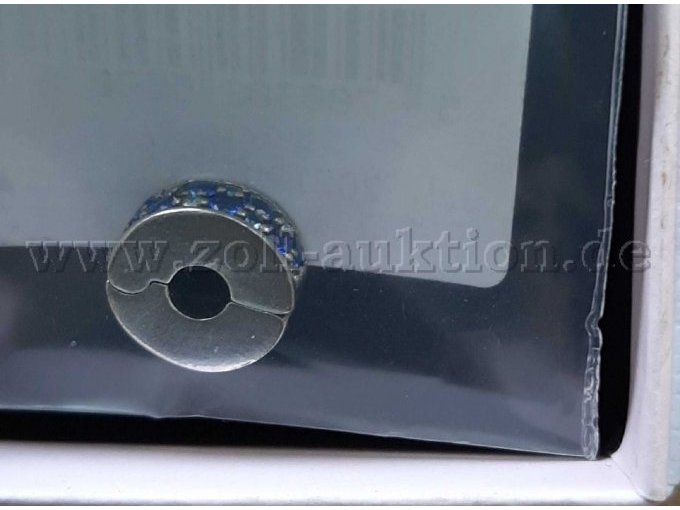 Pandora Charm-Anhänger blau-weiße Steinchen silber