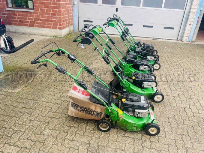 1 set grasmaaiers: 2x SaboPro54, 2x SaboProPlus en 1x Sabo 52 Pro met motorstoring – foto 2 – kavel bij Zoll-Auktion, Speyer